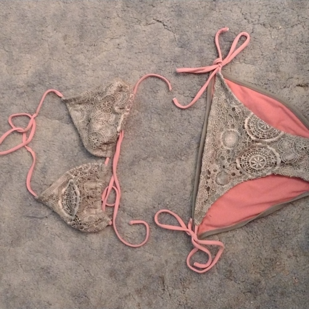 Two piece green white pink design bikini ladies Medium